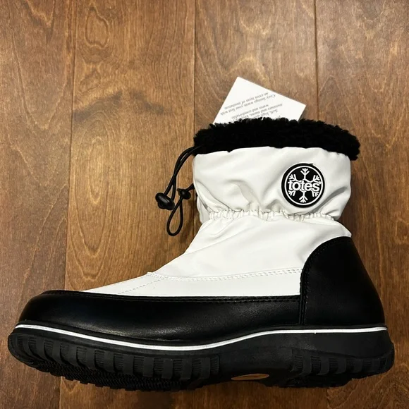 TOTES White and Black Winter Boots - Picture 2 of 8